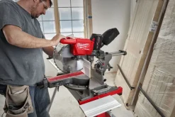 Akkukatkaisu- ja jiirisaha