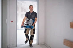 Akkukatkaisu- ja jiirisaha