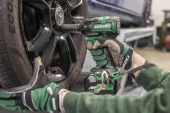 Akkumutterinväännin