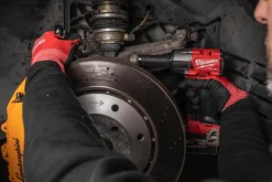 Akkumutterinväännin