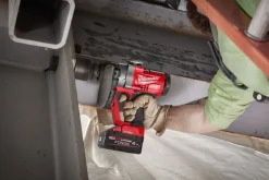 Akkumutterinväännin