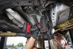 Akkumutterinväännin