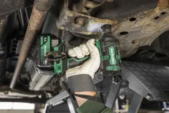 Akkumutterinväännin