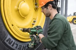 Akkumutterinväännin