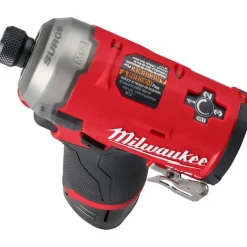 Iskevä ruuvinväännin