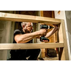 Porakone-ruuvinväännin