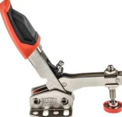 Pystysuuntainen kiristin