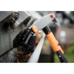 Räystäskourun puhdistaja