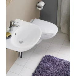 WC-kiinnitinelementti